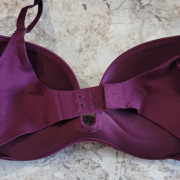 Victoria's Secret Plunge bra - Picture 2 of 3